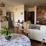 La Casa Nel Bosco, Di Mari